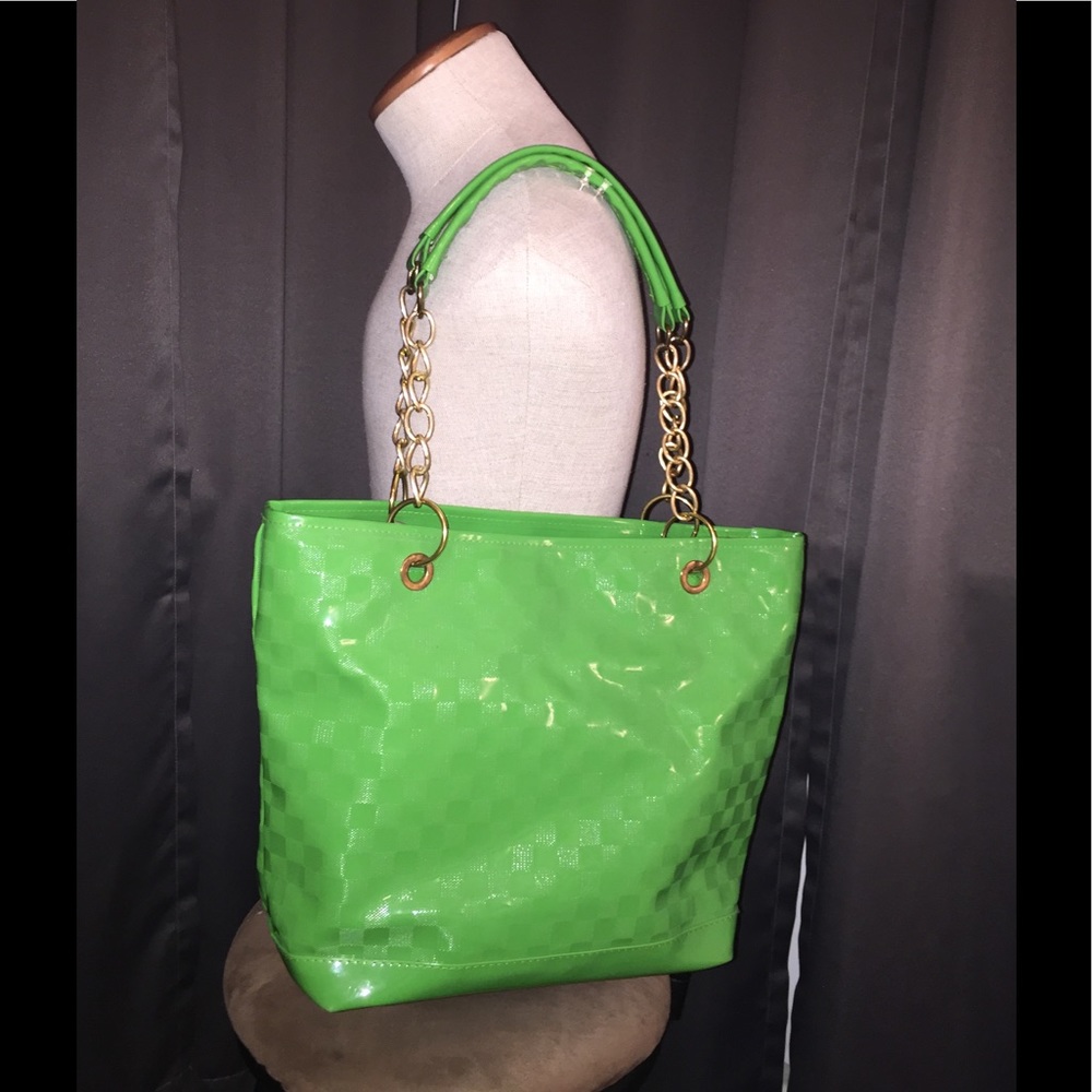 EUC*Eccentric green & gold patent purse 👜